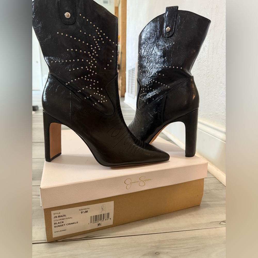 Jessica Simpson black boots